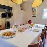 Bed & Breakfast Domaine Des Demoiselles - D'hotes Et 3*